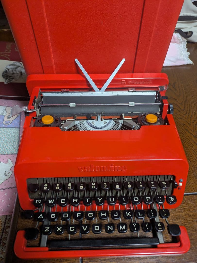 olivetti valentine 赤バケツ タイプライター - メルカリ