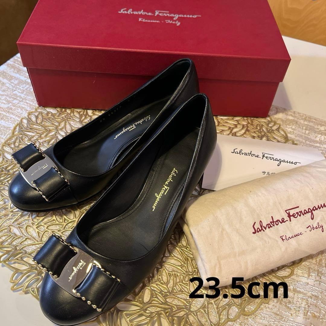 ♡美品フェラガモ　リボンパンプス　ゴールドプレート23.5cm 6D ヴァラ
