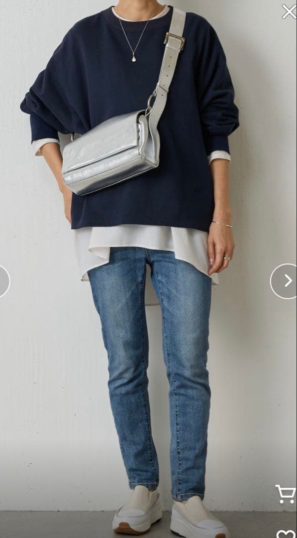 新品未使用】ビアズリー レザーリングボディバッグ シルバー - メルカリ