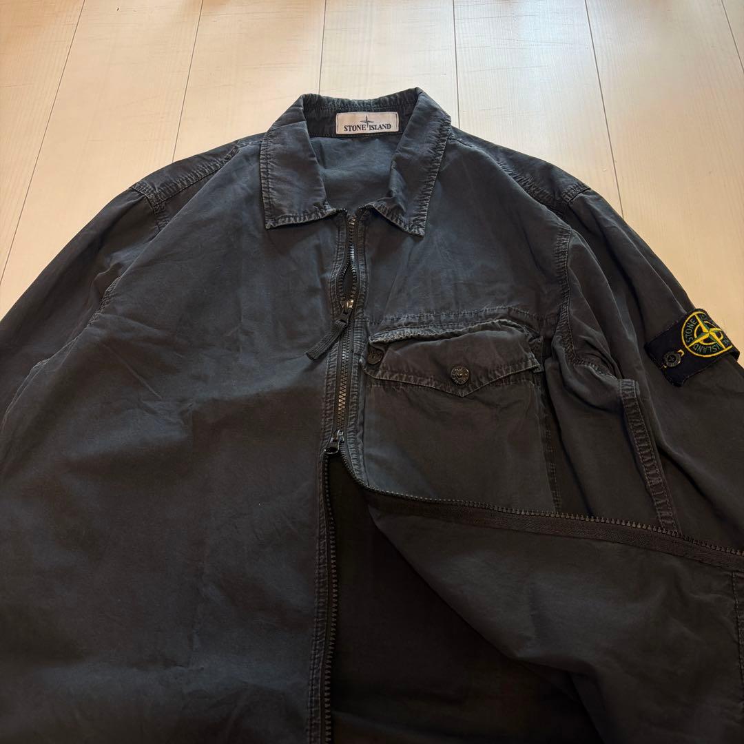 早い者勝ち！Stone Island L ブラックガーメントダイシャツジャケット