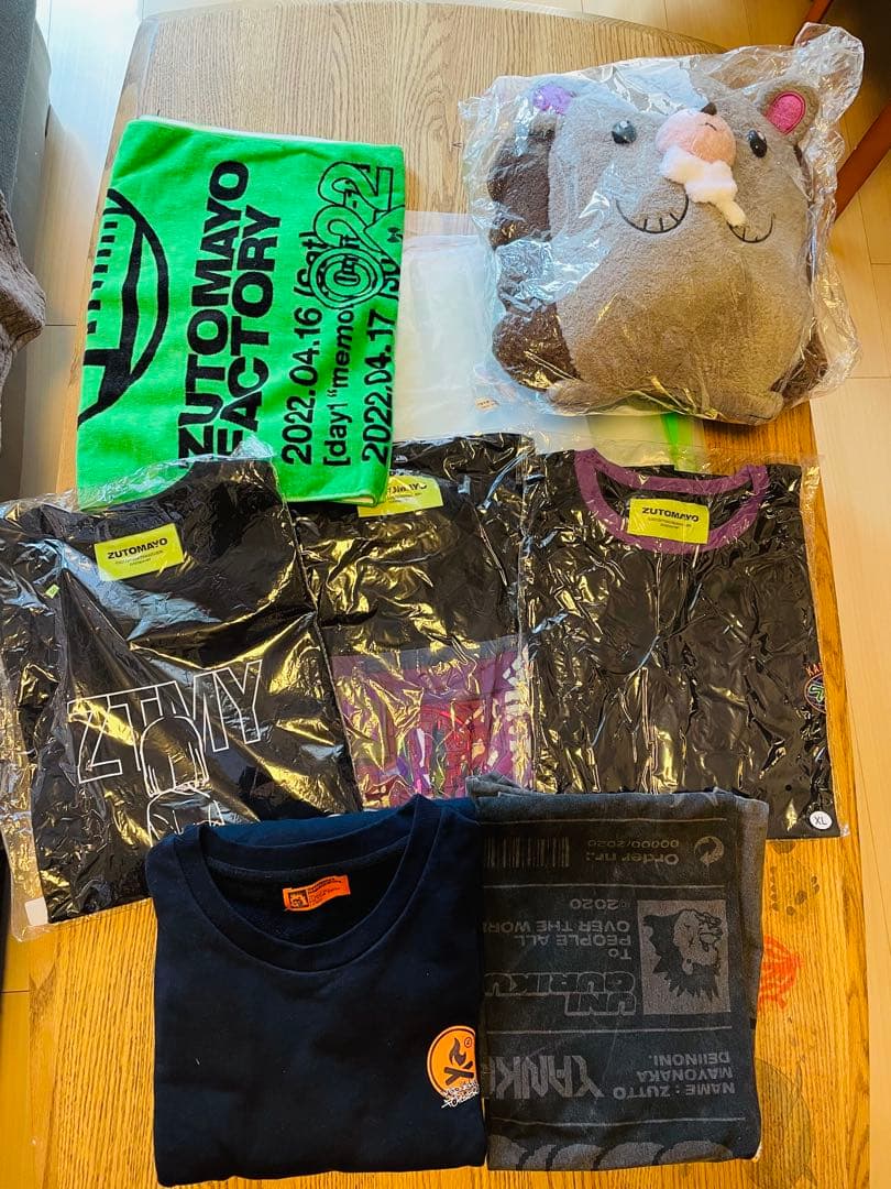 ずとまよグッズ（トレーナー・Tシャツ・タオル・ぬいぐるみ・ショッピングバッグ）