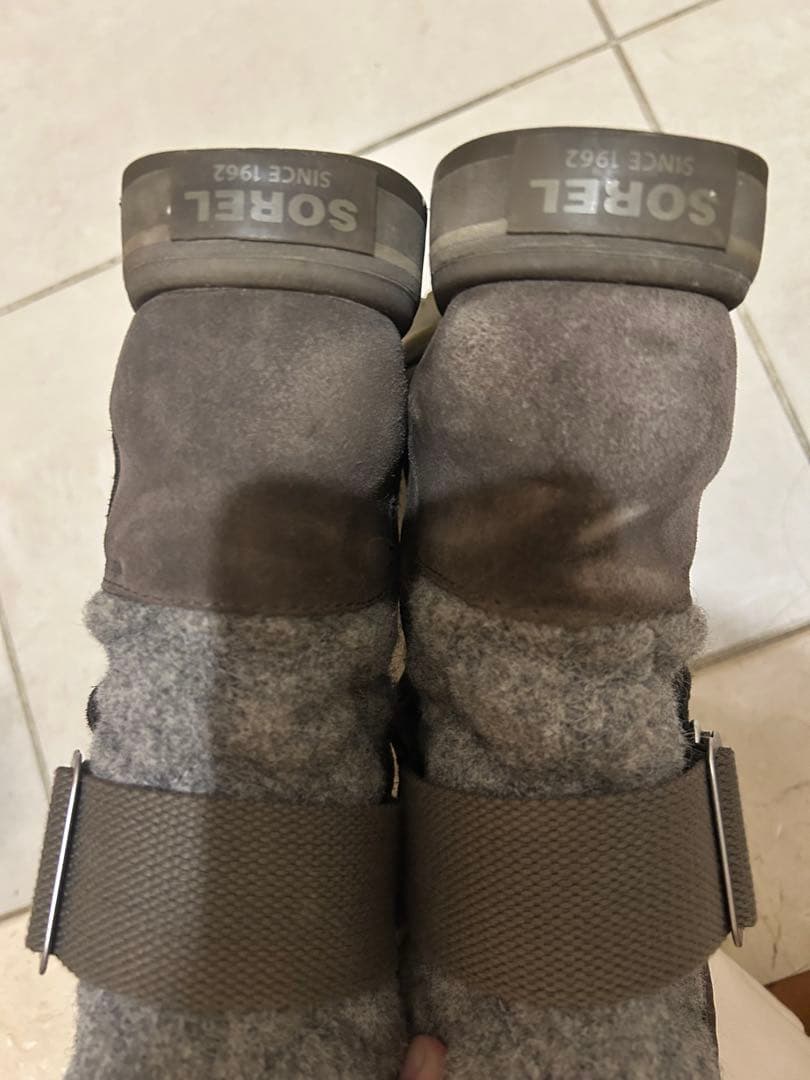 SOREL グレー ムートンブーツ - メルカリ