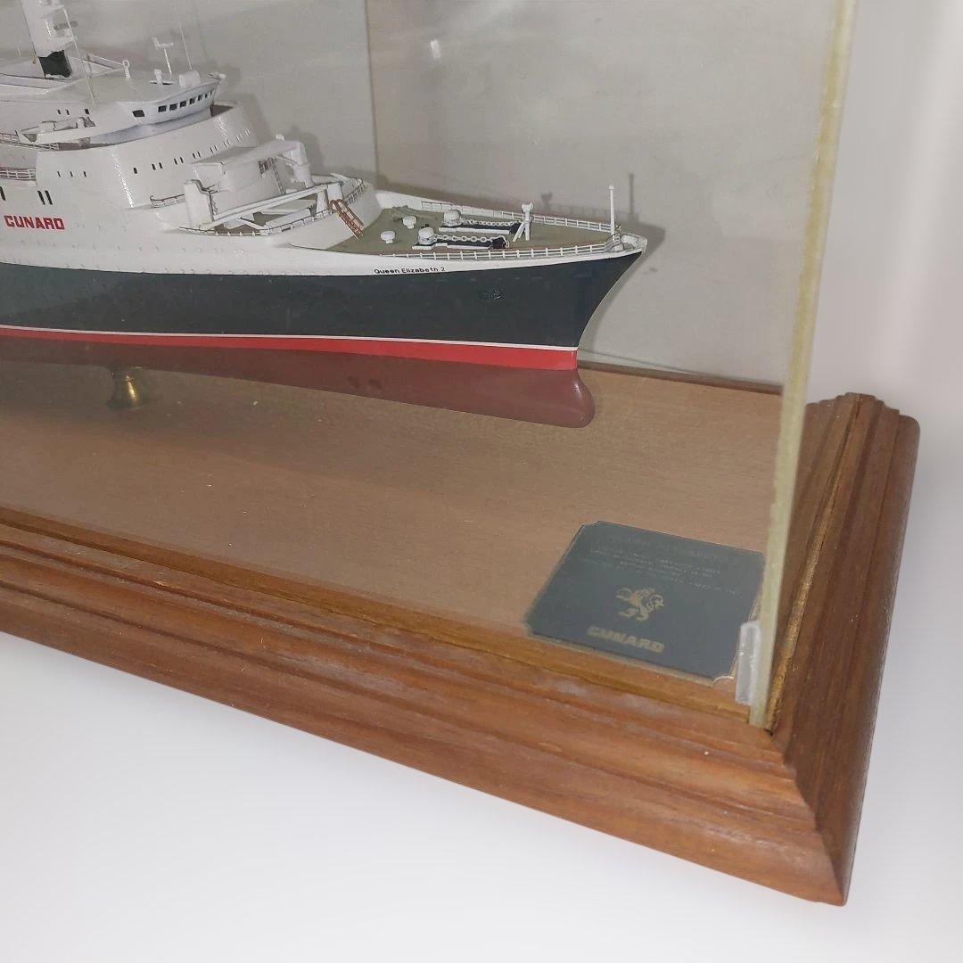 ラ*ー様 Queen Elizabeth 2の詳細な模型 CUNARD 船模型 - メルカリ