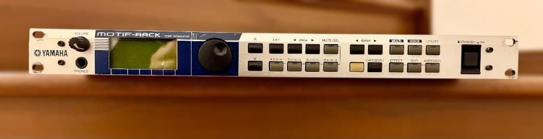 YAMAHA MOTIF-RACK 初代MOTIF音源モジュール、電源アダプタ