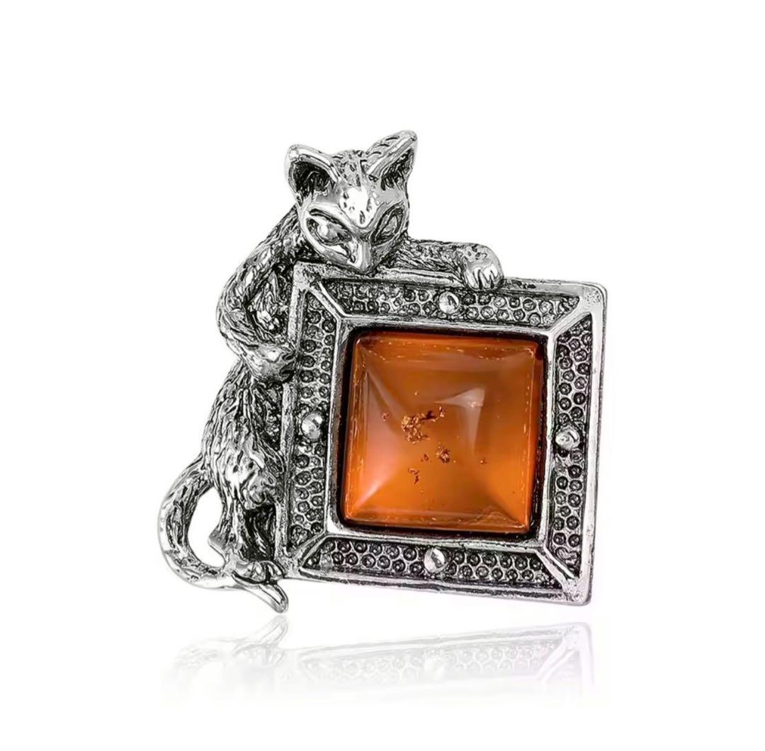 大好評✨アンバースクエア 猫 ブローチ ビンテージ風 アンティーク調