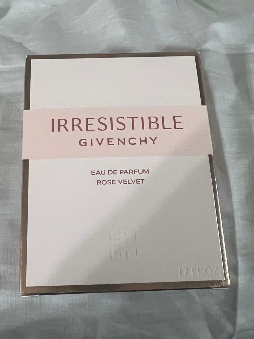 GIVENCHY イレジスティブル オーデパルファム ローズ ベルベット50ml