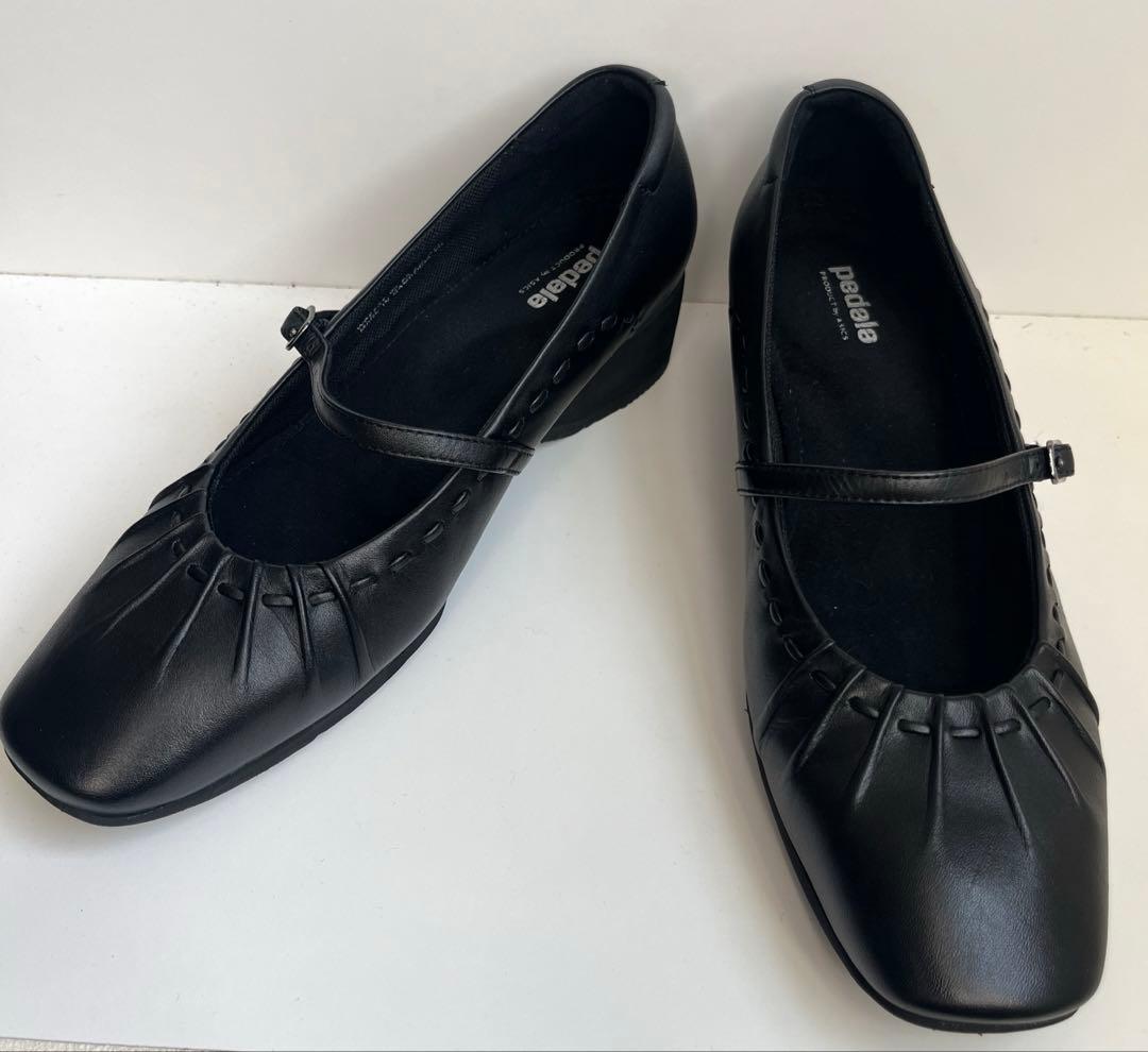 完売品　美品　アシックス　ペダラ　ストラップ　パンプス　レザー　黒　23㎝　EE