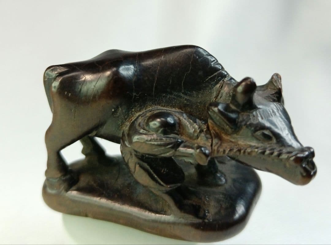 柘植彫 根付「牛に引かれて善光寺参り」 江戸時代 古民具 柘植彫 根付「牛に引かれて善光寺参り」 江戸時代 古民具