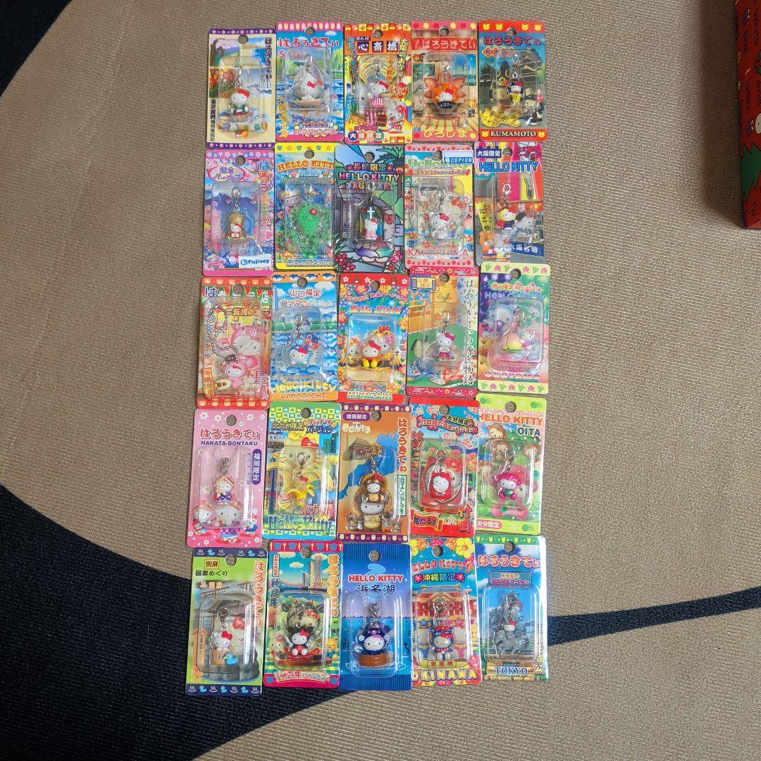 ☆ハローキティ スご当地トラップ ☆25個セット（おまけ4個付き）合計29点！！