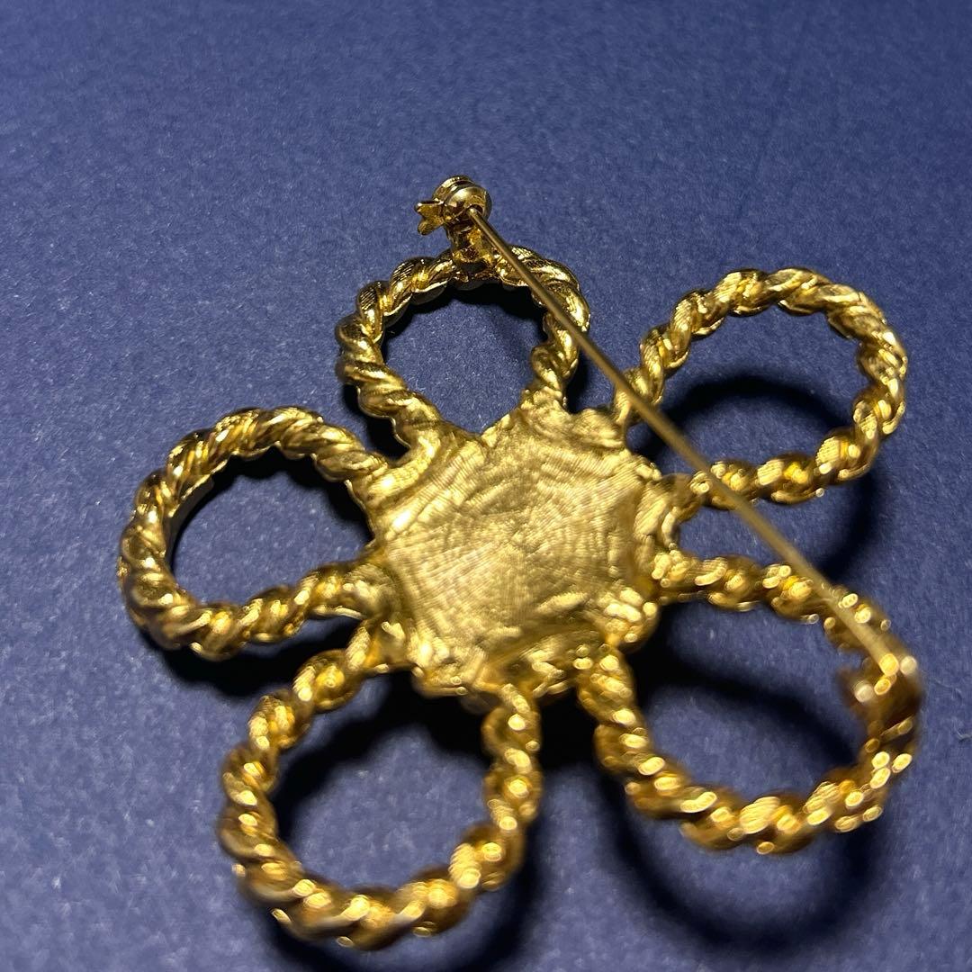 モスキーノ ブローチ - メルカリ