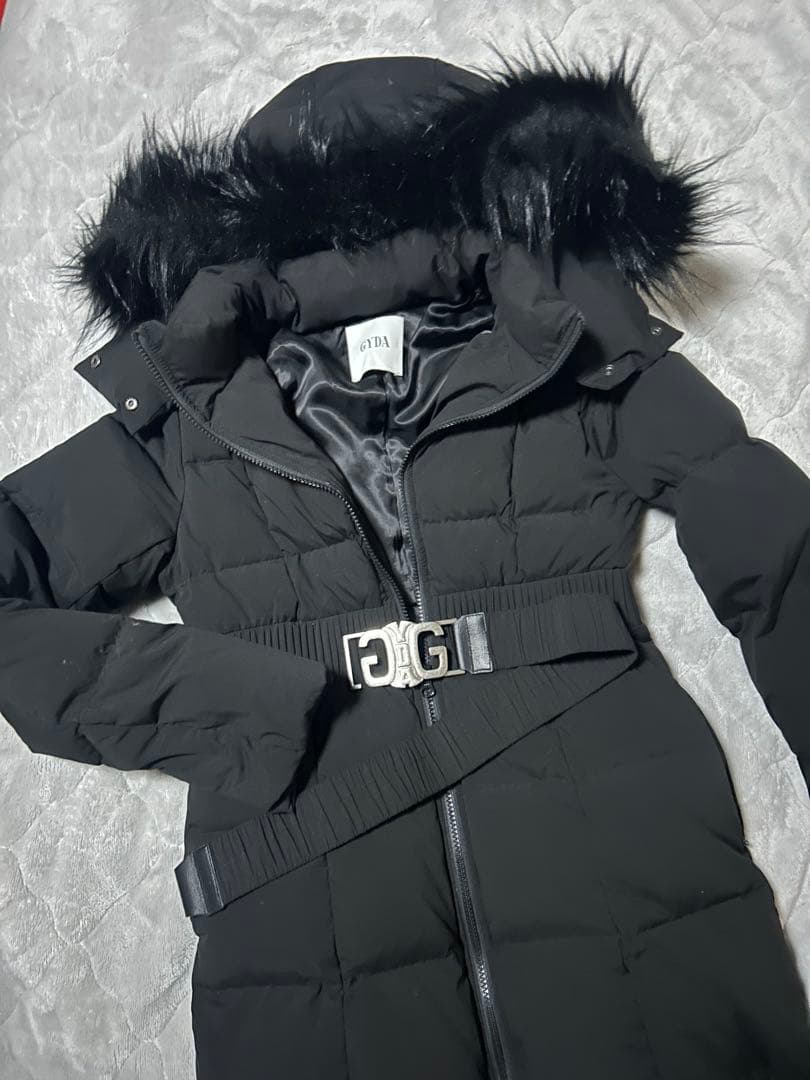 GYDA ブラック ダウンジャケット ファー付き ２０２３ 期間限定値下げ中