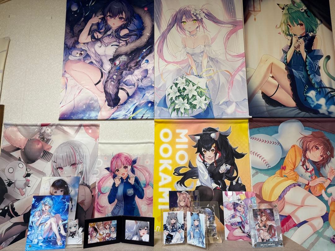 Vtuber、アニメキャラ　タペストーリー、アクスタ他
