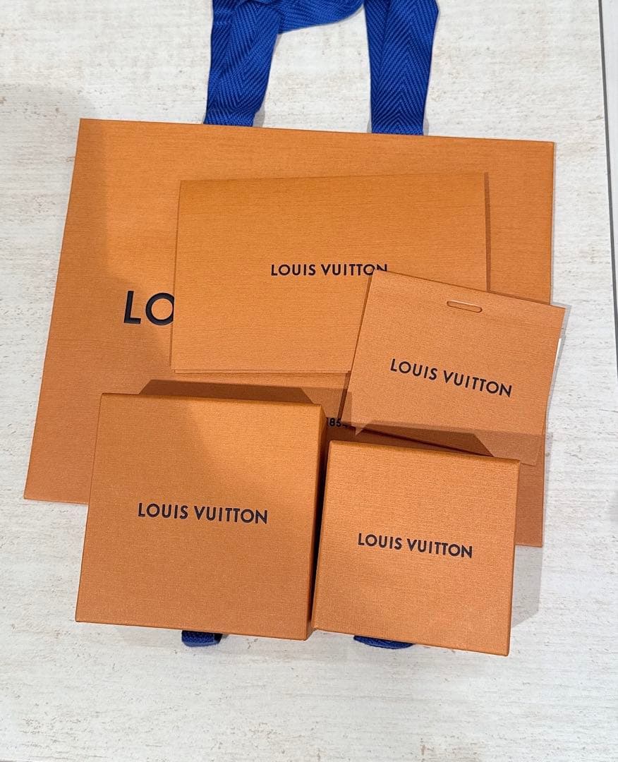 週末セール中‼️ルイヴィトン ヴィトンネックレス➕チャームセット