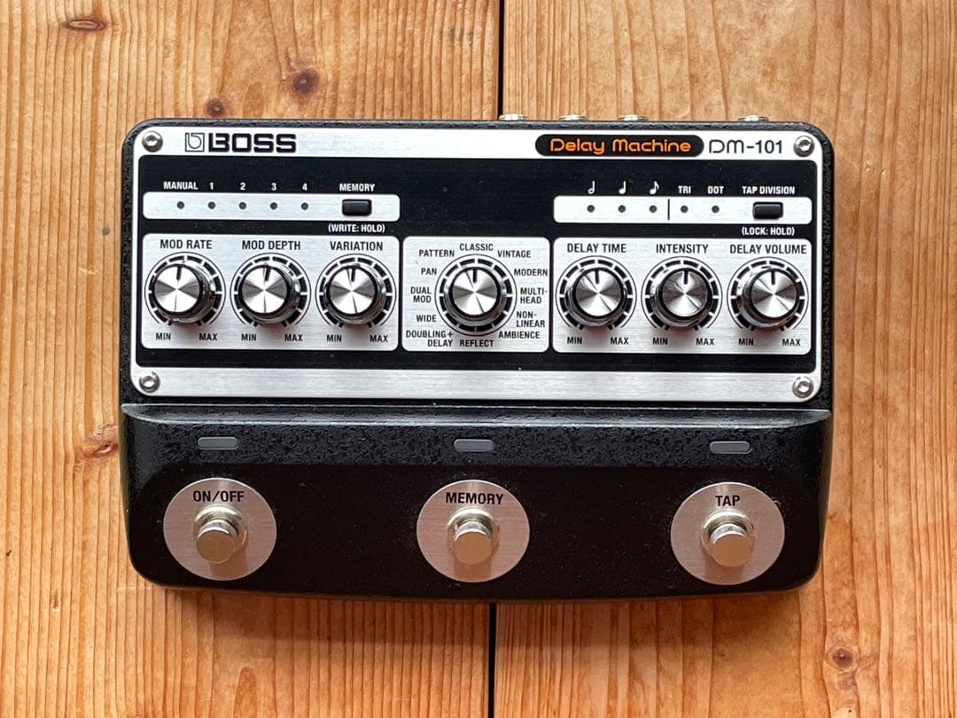 BOSS DM-101 アナログディレイエフェクター