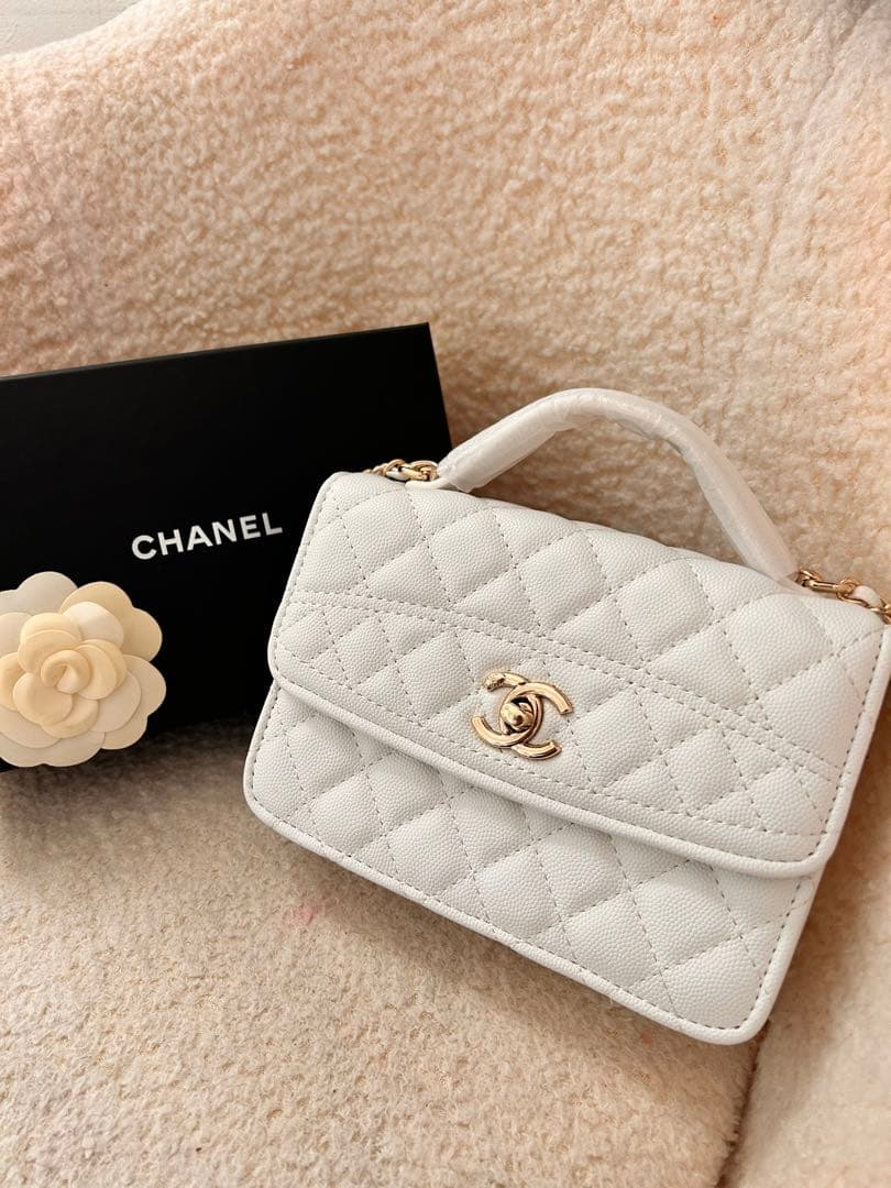 新品未使用✴︎CHANEL ノベルティ　白　ホワイト 3way キャビアスキン シャネル ココハンドル ミニ チェーンバッグ ホワイト キャビアスキン