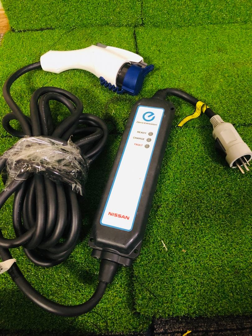 ⚫︎送料無料⚫︎動作確認済⚫︎日産 リーフ サクラ アリア EV車 充電ケーブル