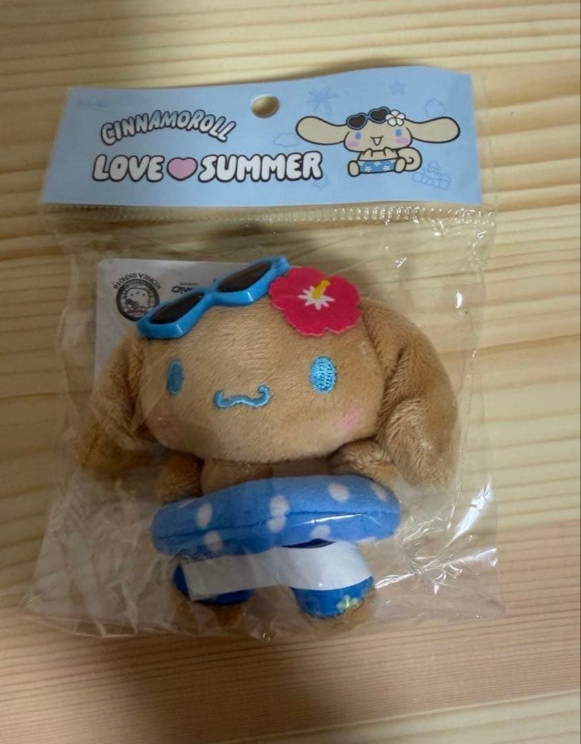 オリーブヤング サンリオコラボ ぬいぐるみキーホルダー 日焼け