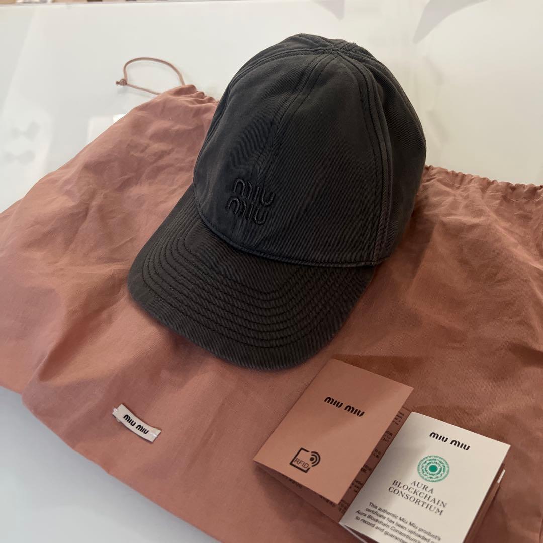 miu miu グレー ベースボールキャップ 保存袋付き Lサイズ