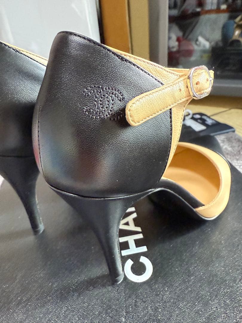 CHANEL ベージュ・ブラック ハイヒール・パンプス - メルカリ