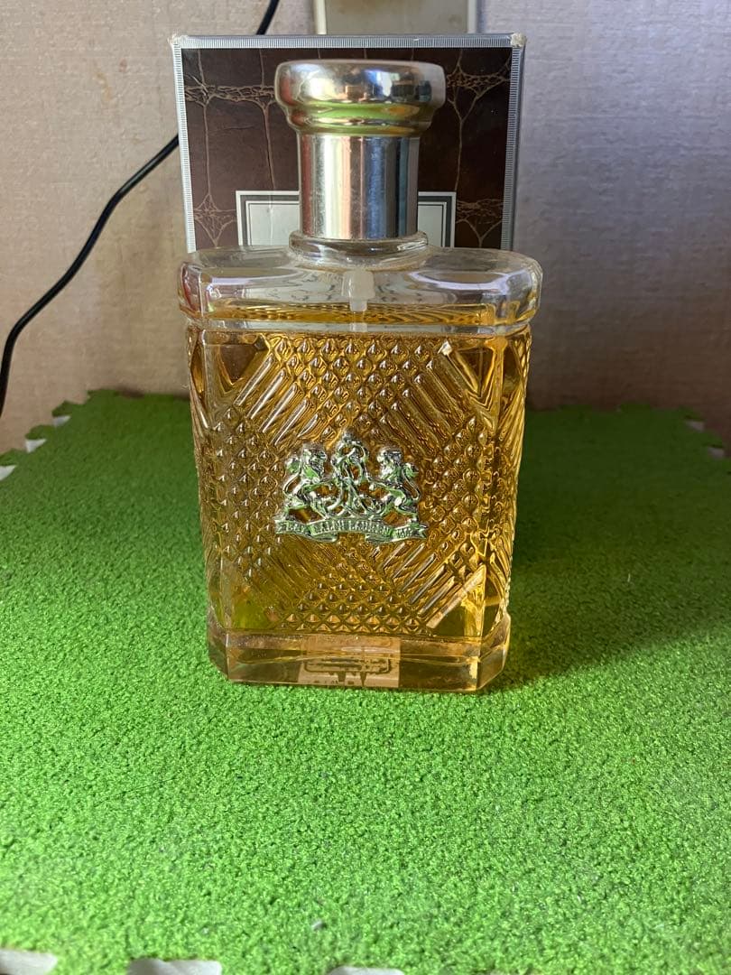 ダイヤモンドカットデザイン 男性用香水