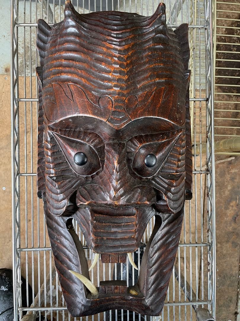 木製彫刻マスク 波状デザイン　一枚物 波の渦巻く模様を描いた小型彫刻飾り DC8370abc 在庫(a:1 b:1 c:1)枚