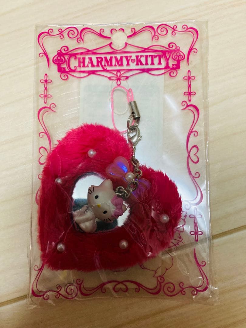 チャーミーキティ　 ハート型ストラップ　キーホルダー　ご当地　根付け　2005年