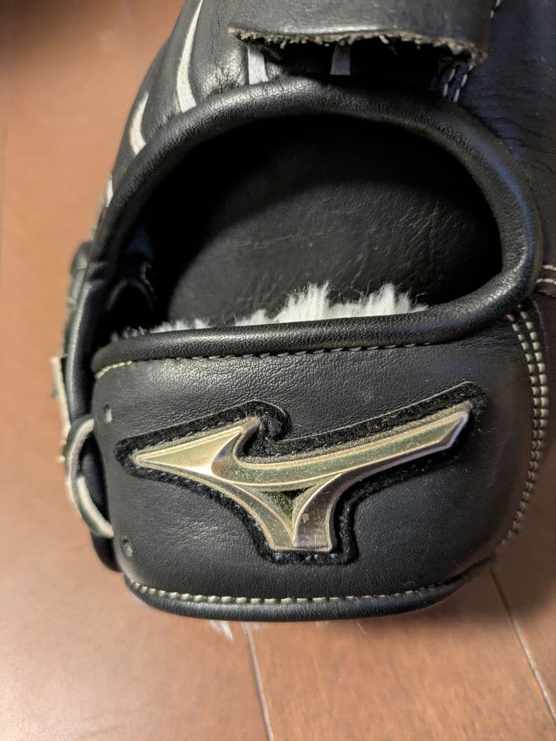 ミズノ 軟式野球グラブ右投げ投手用 グローバルエリート 11号オマケ付き