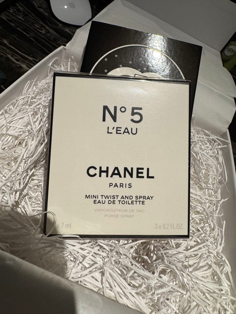 CHANEL N°5 L'EAU ミニツイスト＆スプレイ 7ml×3本 Amazon | シャネル 5番 N°5 ロー オードゥトワレットミニ ツィスト