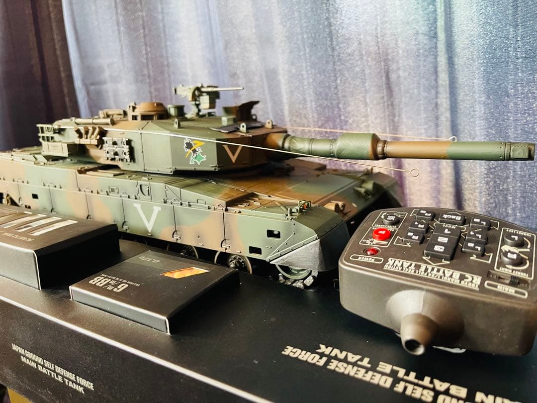 東京マルイ バトルタンク RC 90式戦車1/24. 迷彩ラジコン戦車.