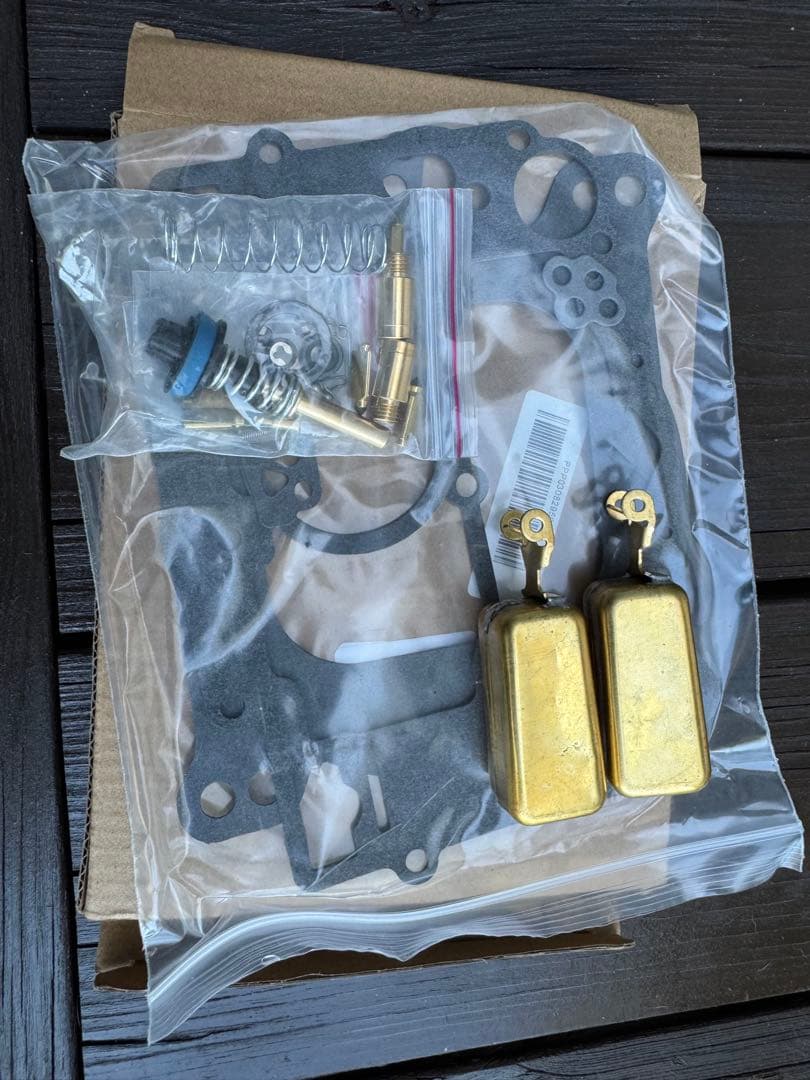 ジャンクEdelbrock AVS2 650fcm OHキット付き - メルカリ