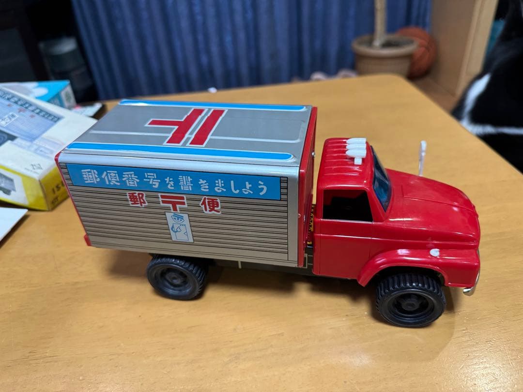 郵便トラック　ブリキ　いすゞ