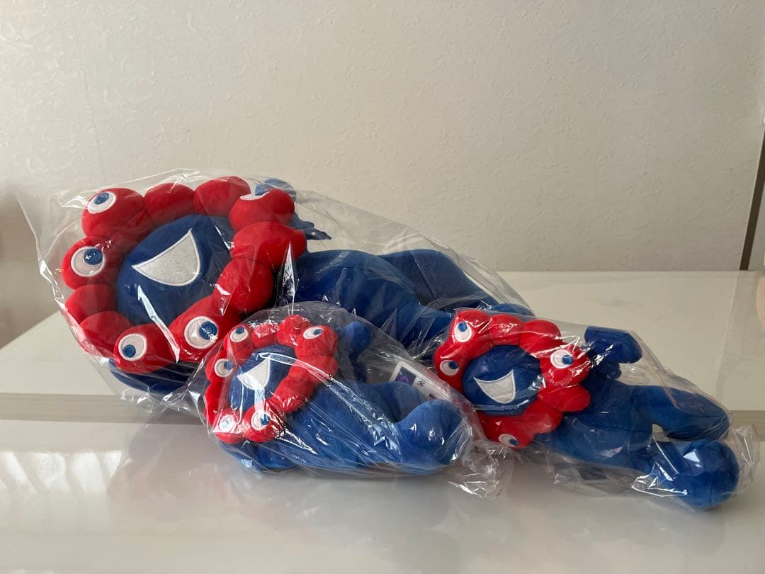 ミャクミャクくじ タグ付き 2等&3等&3等 3匹セット - メルカリ