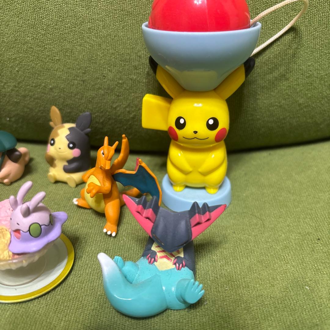ポケモン ミニフィギュアセット16体 おまけ:ハッピーセットピカチュウ