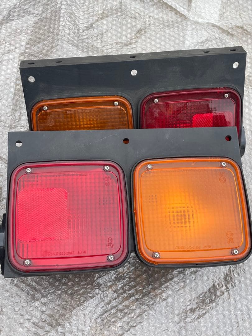 ２連テールランプ