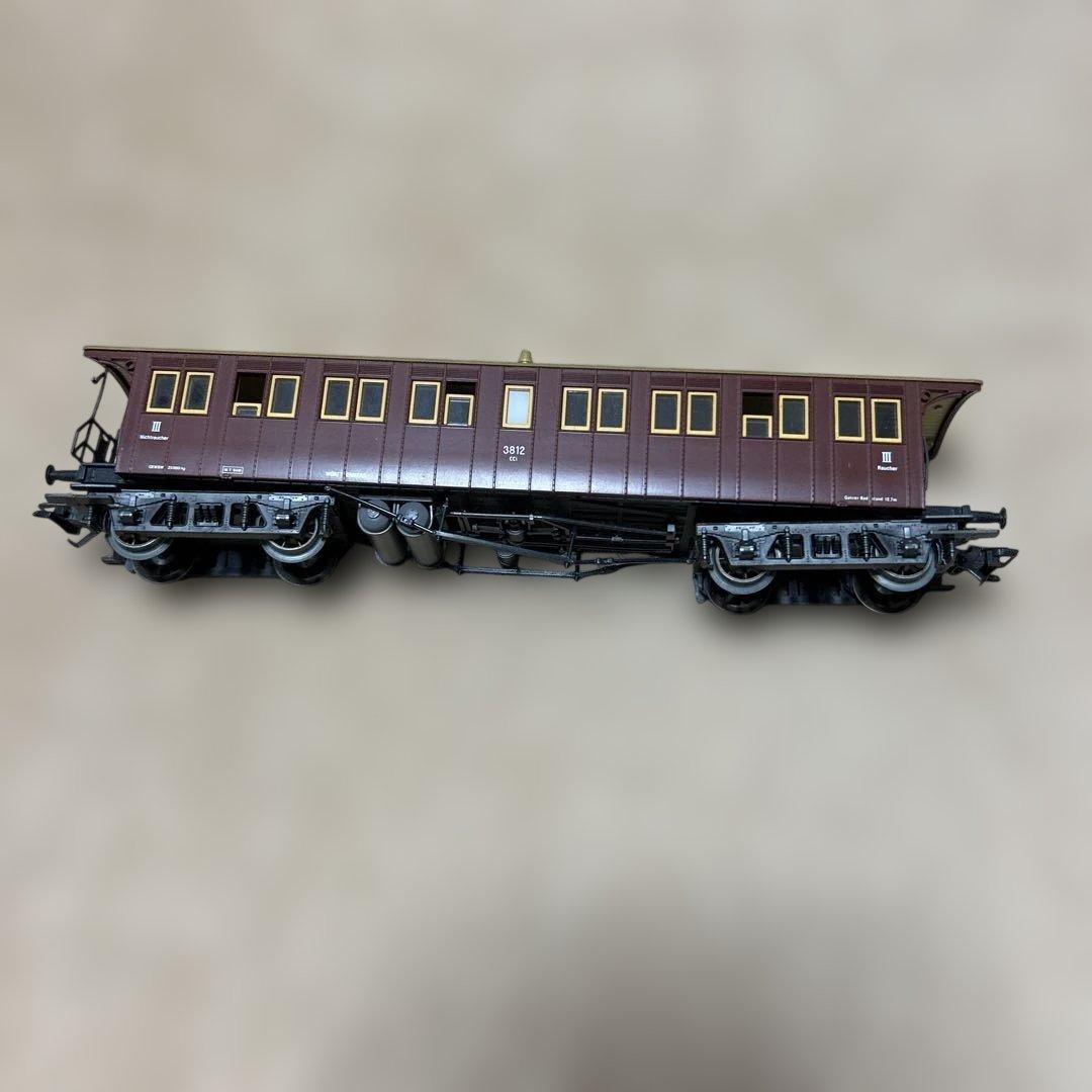 HOゲージ 客車 茶色と緑 再生産】(N) 11041 スロ53形（茶色・淡緑帯付き）(着色済み組立キット