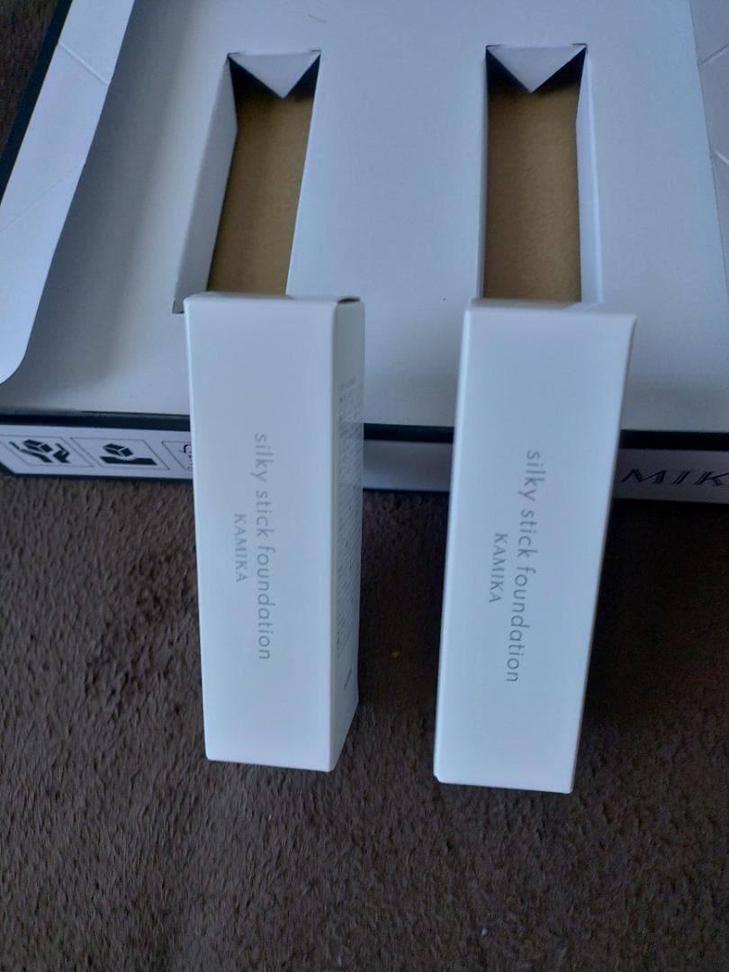 KAMIKA silky stick foundation 2本　ホワイト