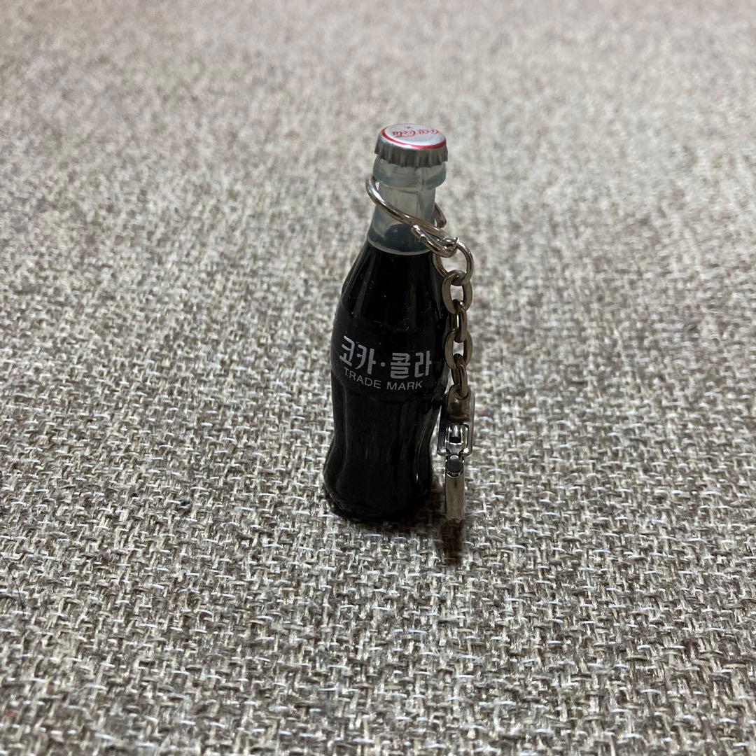 非売品コカコーラミニボトルキーホルダー - メルカリ