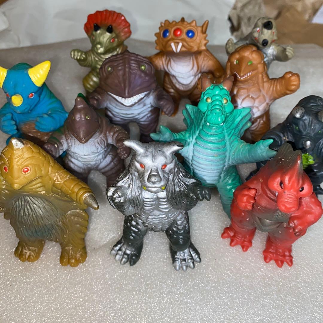 PONY 宇宙戦士がやってきた怪獣軍団　パチ怪獣ソフビ　12体　ウルトラ怪獣風 Yahoo!オークション - 【宇宙戦士がやってきた 怪獣軍団 10体セット】P
