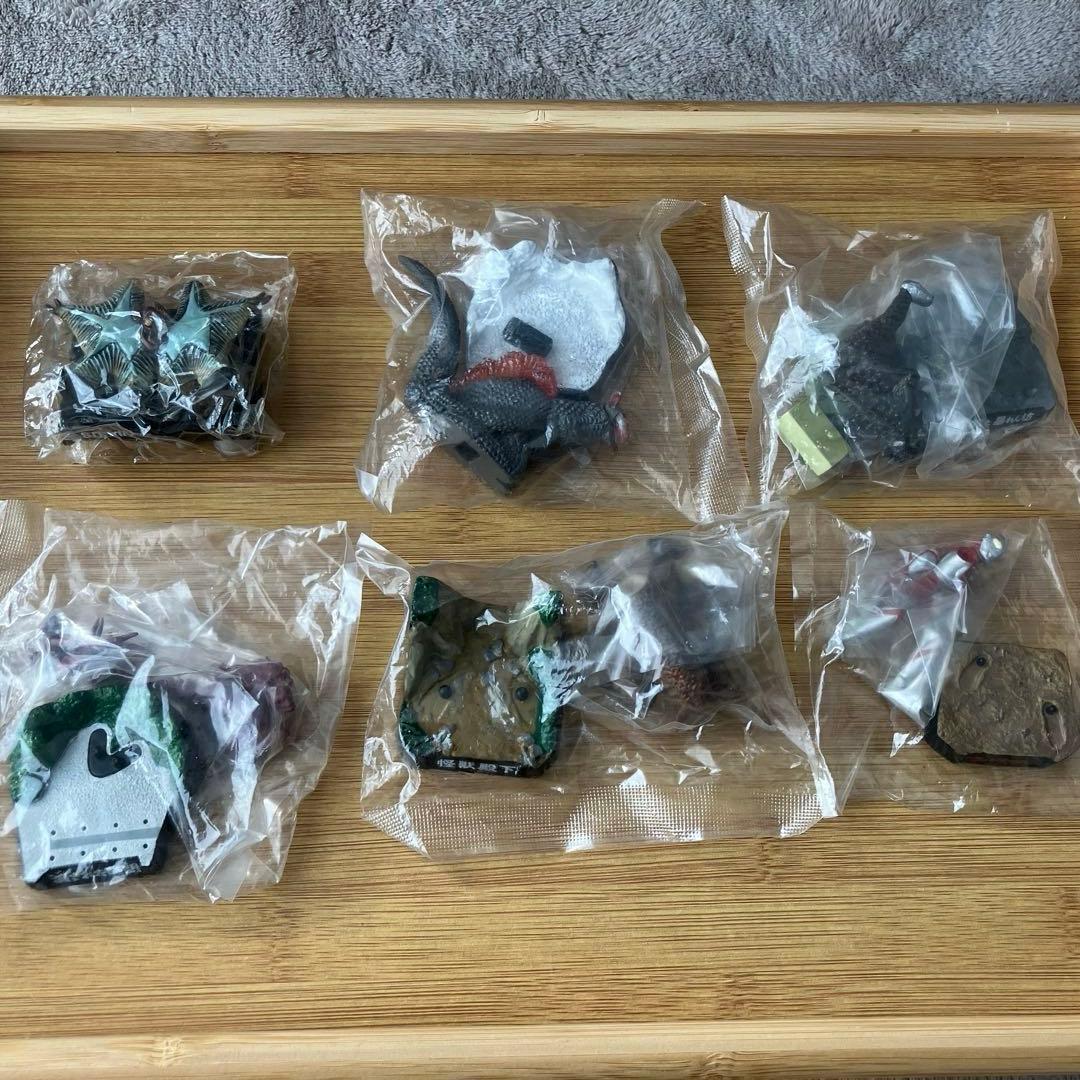 未開封品　ウルトラ怪獣名鑑　6体セット