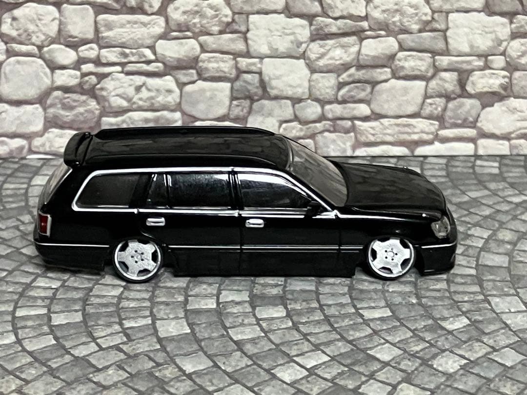 トミカ クラウンエステート ブラック 1/64 改造