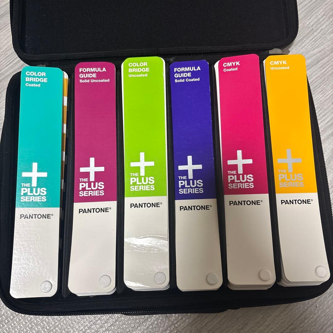 PANTON パントン　エッセンシャル 6個セット　ケース付き 色見本　デザイン 楽天市場】【SS-P2倍】PANTONE パントン ソリッドカラーセット 2023