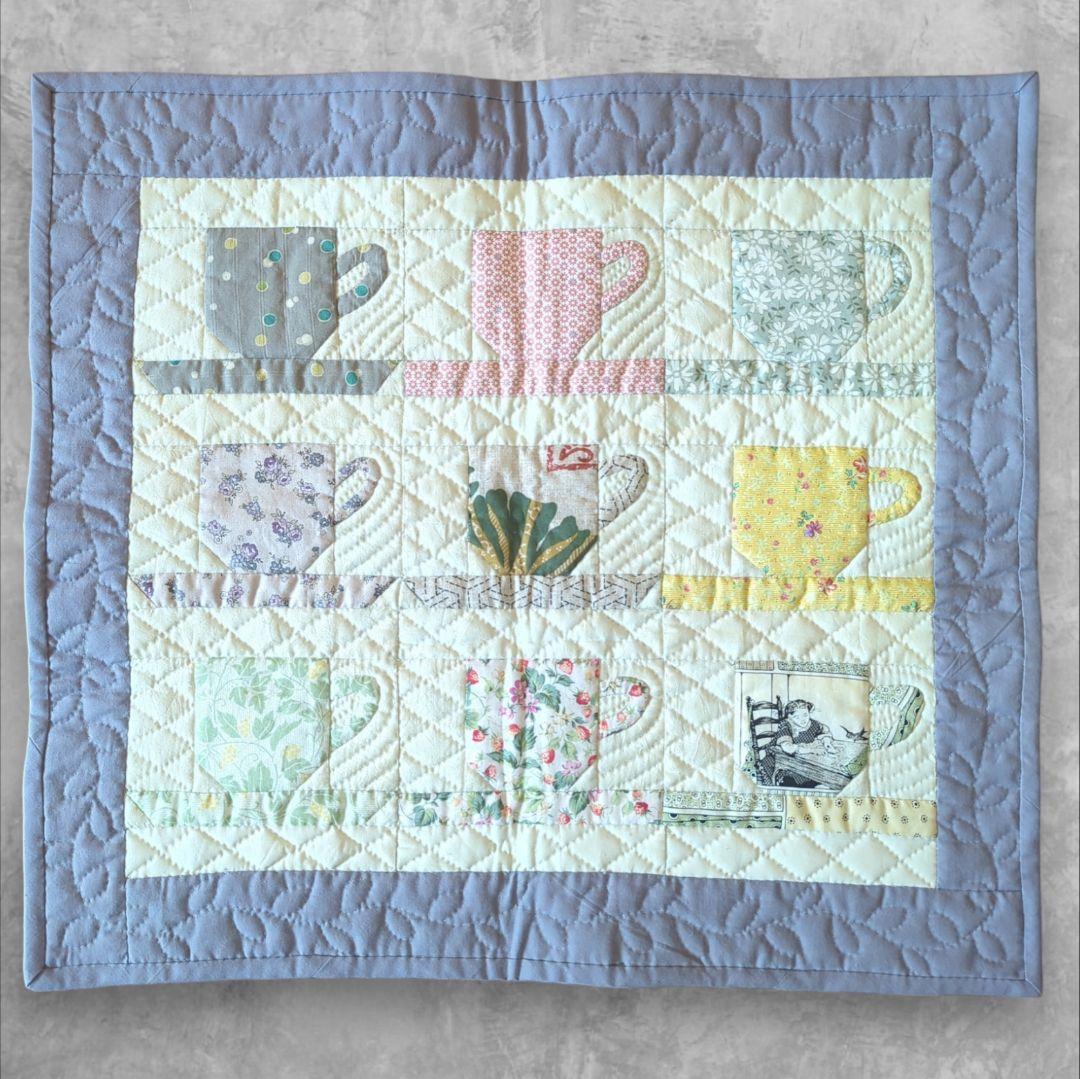 パッチワーク キルト タペストリー ハンドメイド コーヒーカップ 花柄