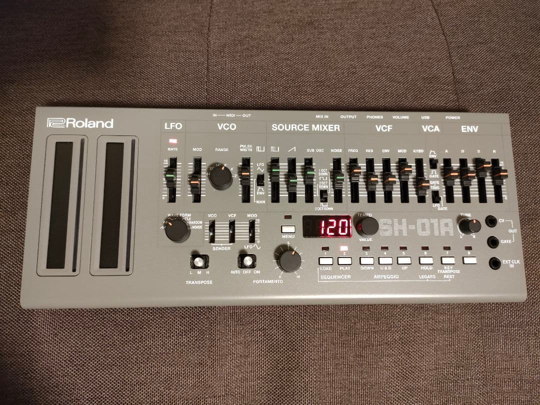 鍵盤楽器 Roland SH-01A Synthesizer Roland SH-01A Synthesizer — Tom Lee Music