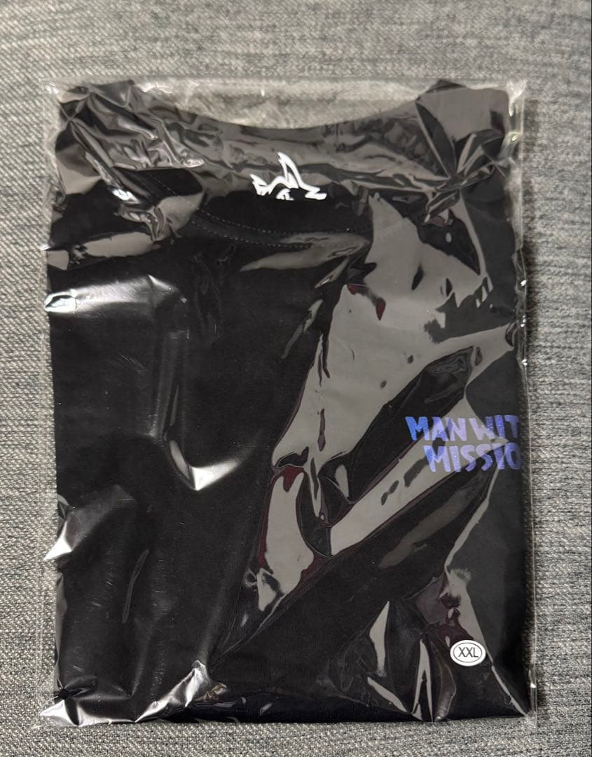 マンウィズ Too many ゴッツ ロンT ホログラム - メルカリ