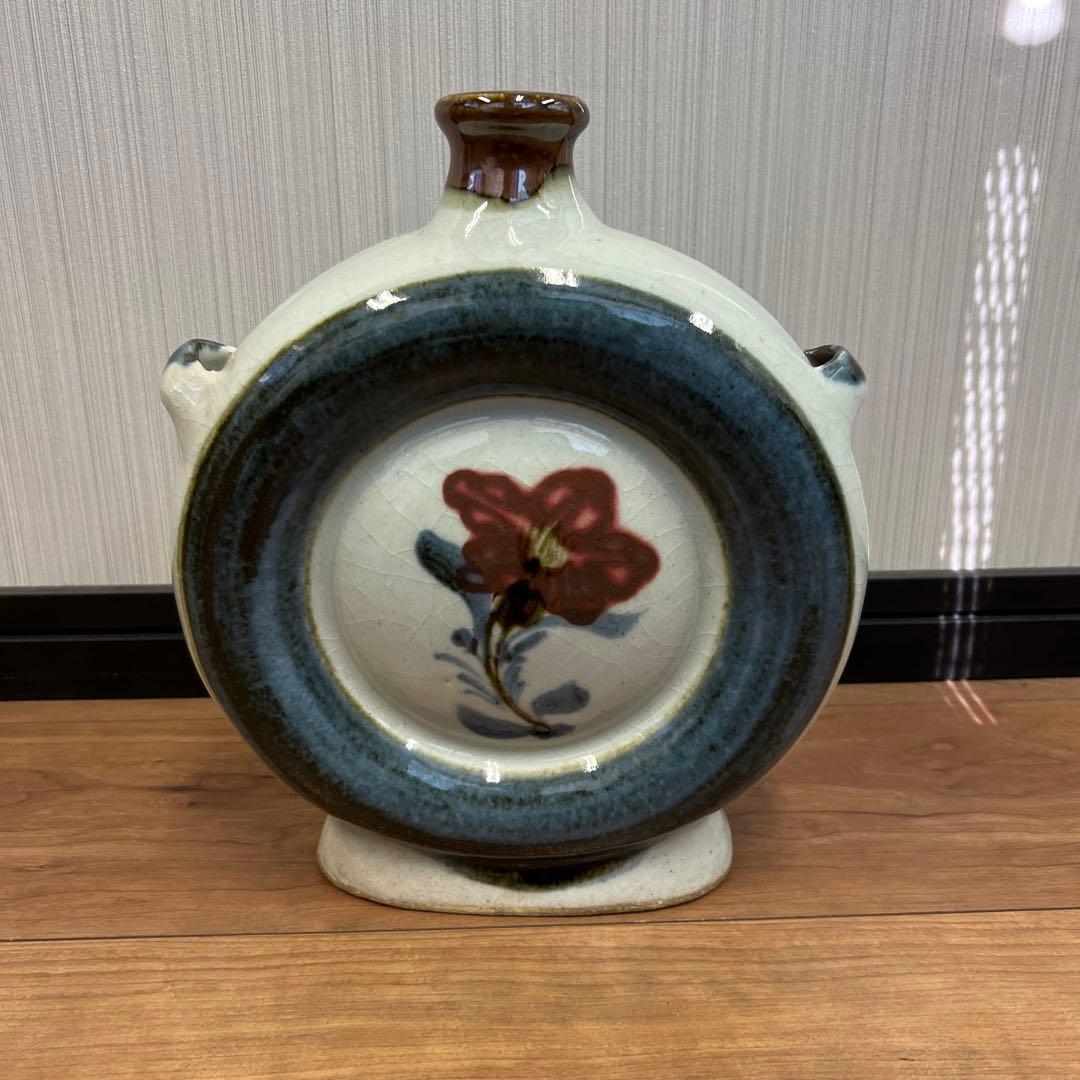花模様の持ち手付き陶器 四季彩草花 桜茶碗 （俊山作） 1客 3300円（税込） | 陶点睛かわさき