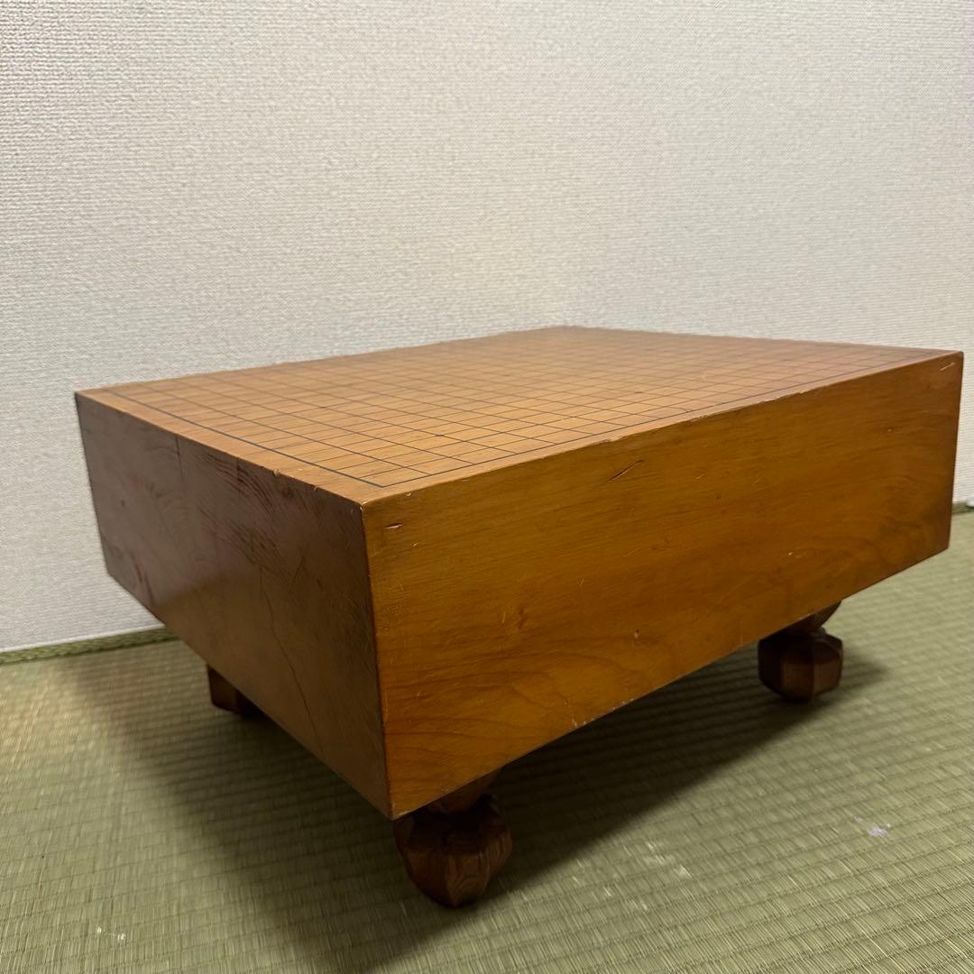 【最高級】　本榧 一枚板 足付囲碁盤　4.8寸　黄金色・年輪密・油分豊富 本榧足付将棋盤 4寸5分（追柾） sa40052 | 前川榧碁盤店