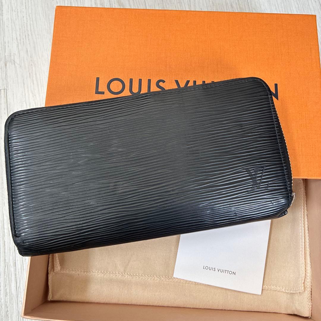 LOUIS VUITTON ジッピーウォレット エピ ラウンドファスナー