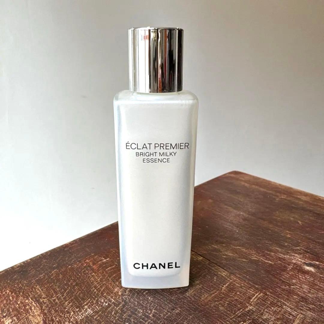 シャネル　エクラブライトミルキーエッセンス