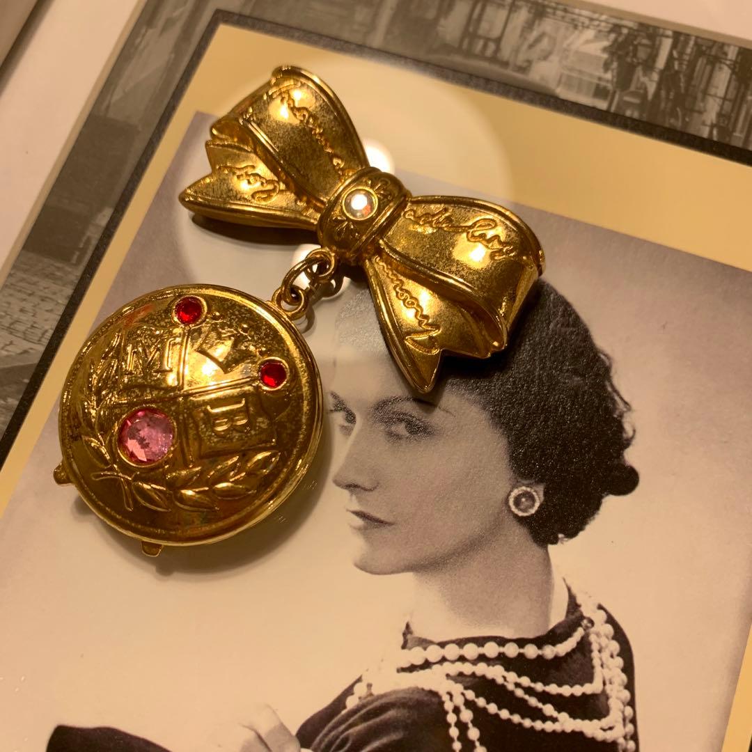 ママレードボーイ メダイユ 当時物 ブローチ - メルカリ