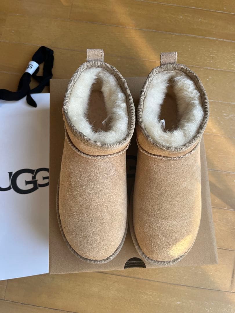 UGG アグ　クラシック ウルトラ ミニ